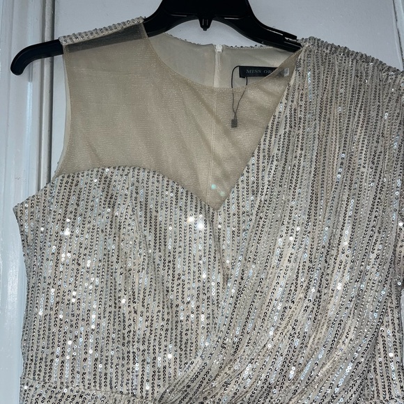 Mesh one shoulder sequins wrap dress - Picture 9 of 10